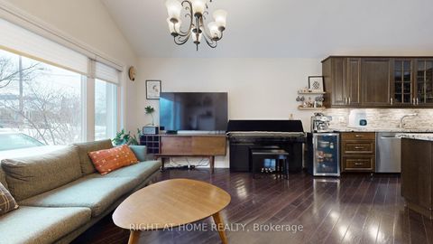 Photo 7 at 19 Harjolyn Drive, City Centre West, Toronto