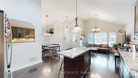 Photo 13 at 19 Harjolyn Drive, City Centre West, Toronto