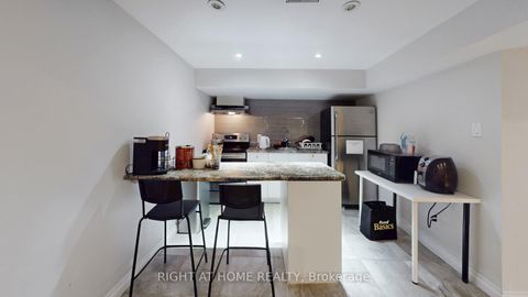 Photo 32 at 19 Harjolyn Drive, City Centre West, Toronto