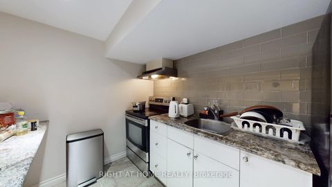 Photo 34 at 19 Harjolyn Drive, City Centre West, Toronto