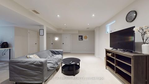 Photo 35 at 19 Harjolyn Drive, City Centre West, Toronto