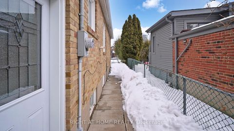 Photo 45 at 19 Harjolyn Drive, City Centre West, Toronto