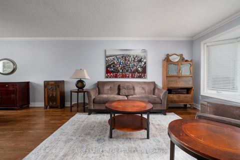 Photo 5 at 9 Manning Crescent, College Manor, Newmarket