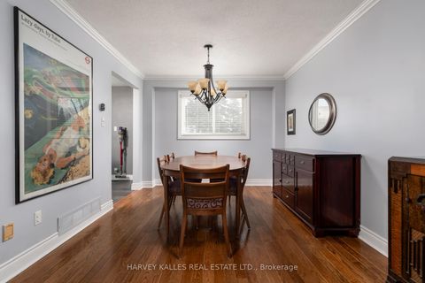 Photo 10 at 9 Manning Crescent, College Manor, Newmarket