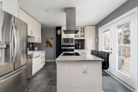 Photo 13 at 9 Manning Crescent, College Manor, Newmarket