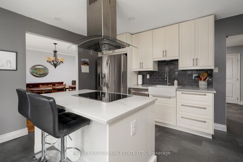 Photo 17 at 9 Manning Crescent, College Manor, Newmarket