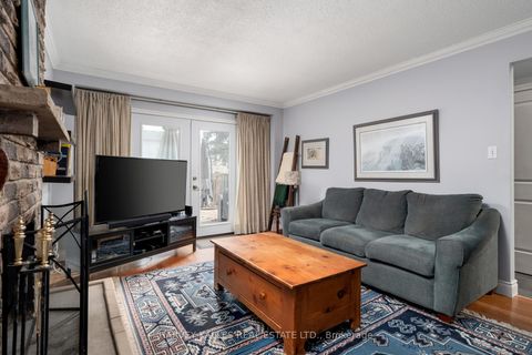 Photo 19 at 9 Manning Crescent, College Manor, Newmarket