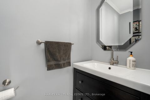 Photo 20 at 9 Manning Crescent, College Manor, Newmarket