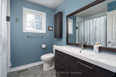 Photo 24 at 9 Manning Crescent, College Manor, Newmarket