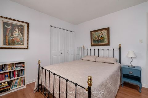 Photo 29 at 9 Manning Crescent, College Manor, Newmarket