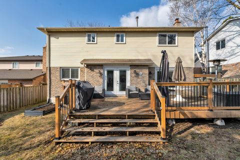 Photo 33 at 9 Manning Crescent, College Manor, Newmarket