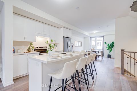 Photo 14 at 25 Origin Way, Patterson, Vaughan