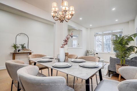 Photo 9 at 16 Hartwell Way, Bayview Northeast, Aurora