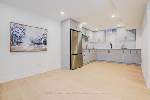 Photo 40 at 16 Hartwell Way, Bayview Northeast, Aurora