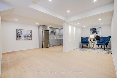 Photo 43 at 16 Hartwell Way, Bayview Northeast, Aurora