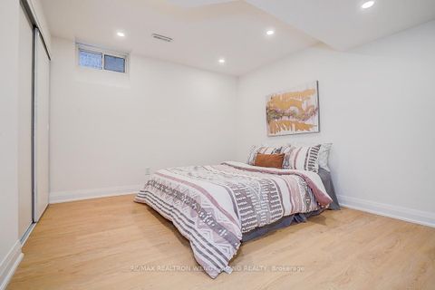 Photo 45 at 16 Hartwell Way, Bayview Northeast, Aurora