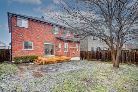 Photo 48 at 16 Hartwell Way, Bayview Northeast, Aurora