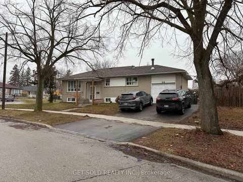 Photo 2 at 44 Dashwood Crescent, Beaumonde Heights, Toronto