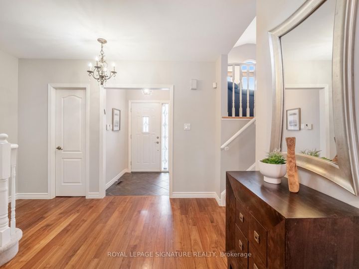 Photo 2 at 72 Cantertrot Court, Brownridge, Vaughan