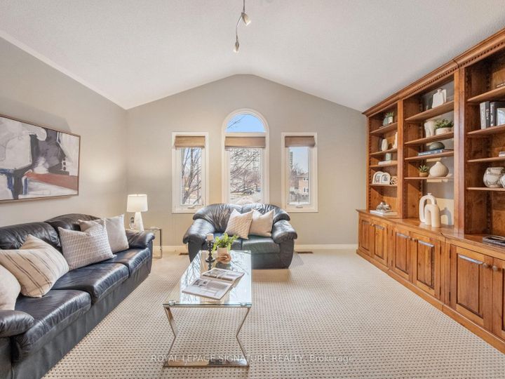 Photo 4 at 72 Cantertrot Court, Brownridge, Vaughan