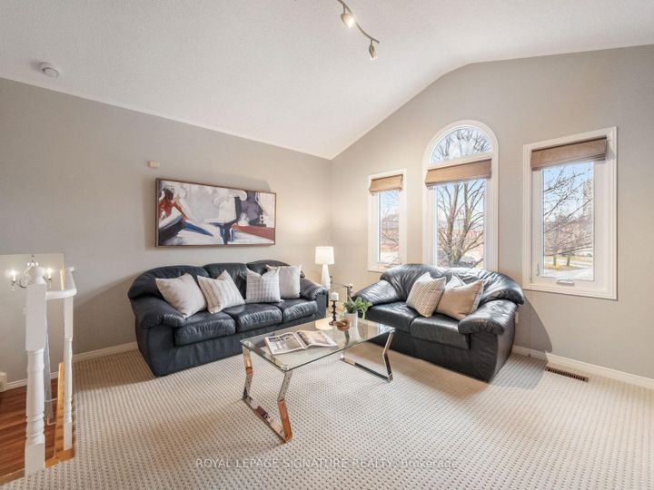 Photo 5 at 72 Cantertrot Court, Brownridge, Vaughan