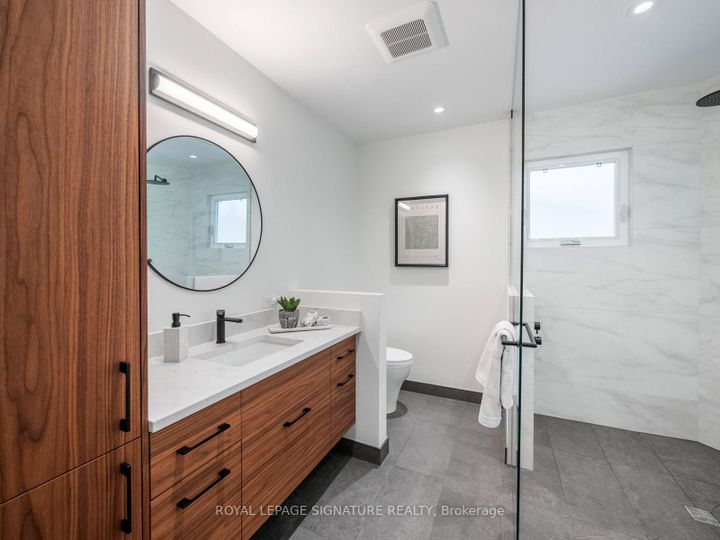 Photo 25 at 72 Cantertrot Court, Brownridge, Vaughan