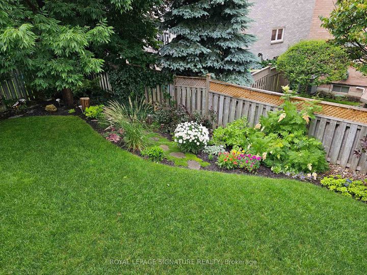 Photo 47 at 72 Cantertrot Court, Brownridge, Vaughan