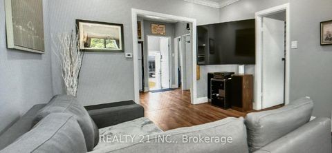 Photo 3 at 60 Phillip Avenue, Cliffside, Toronto