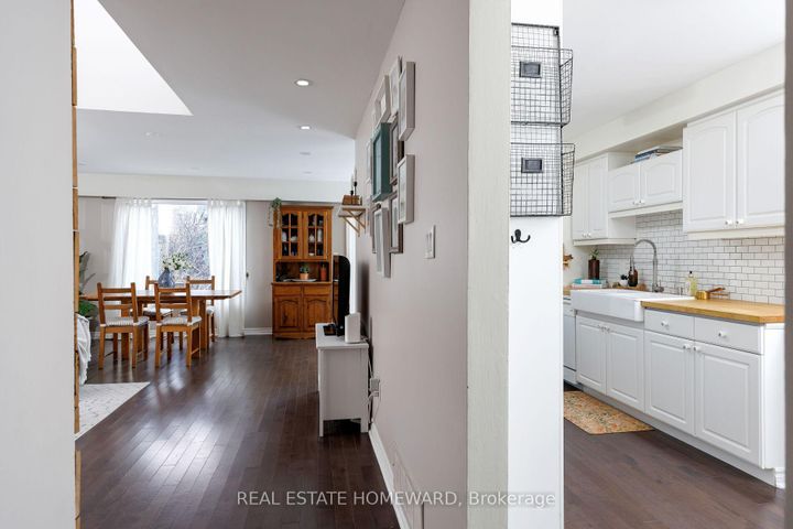 Photo 4 at 1821 Listowell Crescent, Liverpool, Pickering