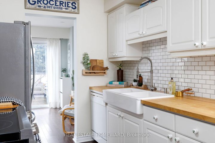 Photo 15 at 1821 Listowell Crescent, Liverpool, Pickering