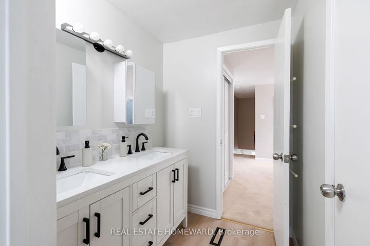 Photo 24 at 1821 Listowell Crescent, Liverpool, Pickering