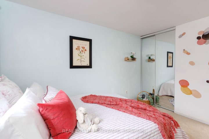 Photo 29 at 1821 Listowell Crescent, Liverpool, Pickering