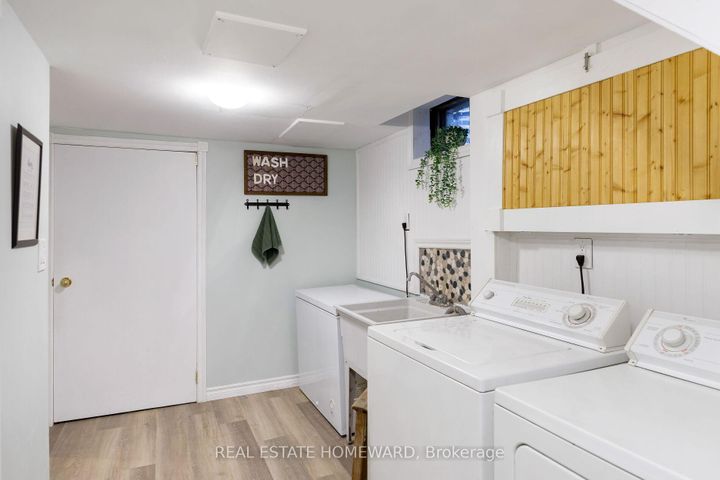 Photo 30 at 1821 Listowell Crescent, Liverpool, Pickering