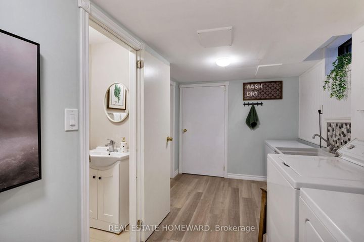 Photo 31 at 1821 Listowell Crescent, Liverpool, Pickering