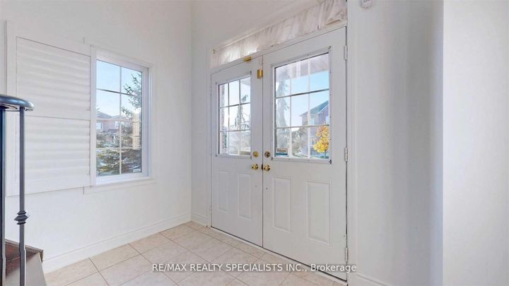 Photo 4 at 92 Kettlewell Crescent, Wellington, Brampton