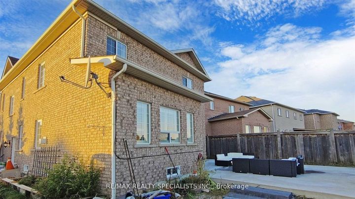 Photo 35 at 92 Kettlewell Crescent, Wellington, Brampton