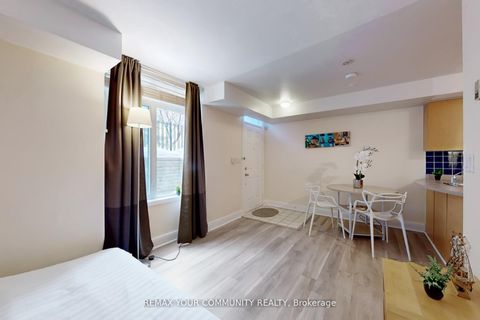 Photo 6 at 124 - 415 Jarvis Street, South St. James Town, Toronto