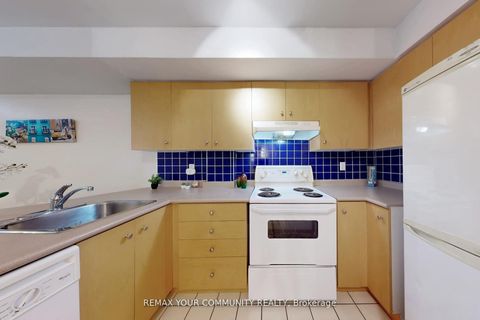 Photo 11 at 124 - 415 Jarvis Street, South St. James Town, Toronto