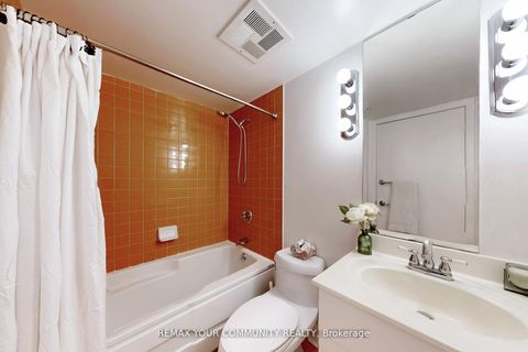 Photo 12 at 124 - 415 Jarvis Street, South St. James Town, Toronto