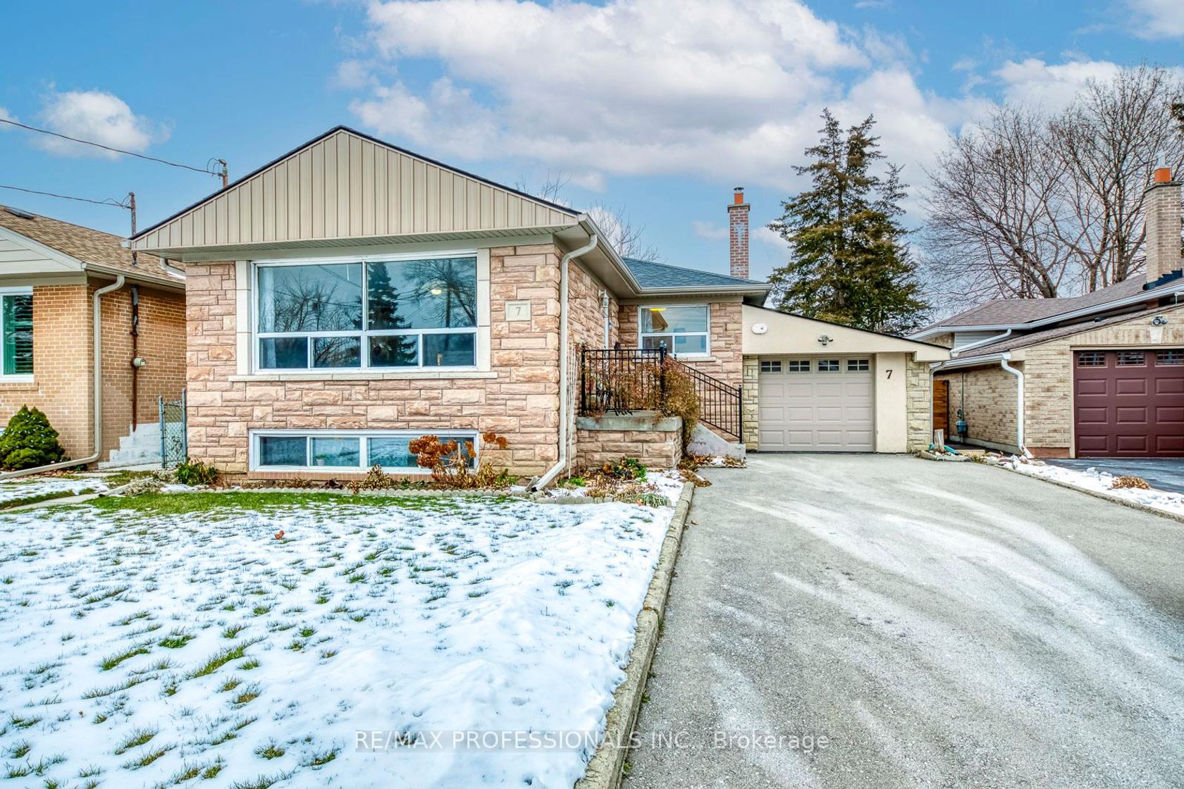 7 Belgate Place, West Deane, Toronto 