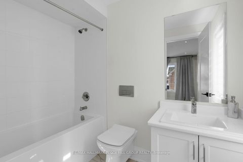 Photo 19 at 61 Strathgreen Lane, Keswick South, Georgina