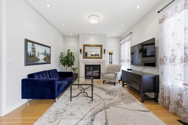 Photo 7 at 475 Kwapis Boulevard, Woodland Hill, Newmarket