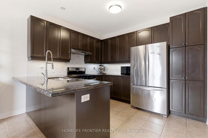 Photo 10 at 475 Kwapis Boulevard, Woodland Hill, Newmarket