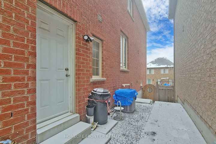Photo 34 at 475 Kwapis Boulevard, Woodland Hill, Newmarket
