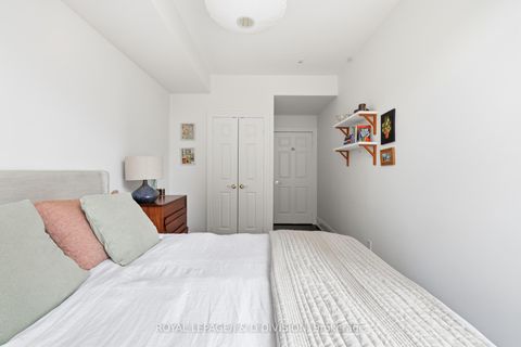 Photo 20 at 401 - 55 Delisle Avenue, St. Clair, Toronto