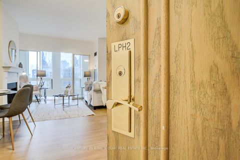 Photo 2 at LPH2 - 25 Grenville Street, Bay Street Corridor, Toronto