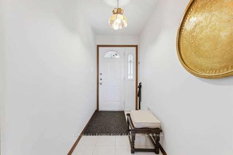 Photo 5 at 39 Deerford Road, Don Valley Village, Toronto