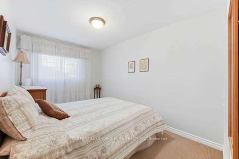 Photo 28 at 39 Deerford Road, Don Valley Village, Toronto