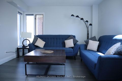 Photo 2 at 10 Elephant Hill Drive, Bowmanville, Clarington