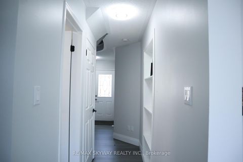 Photo 5 at 10 Elephant Hill Drive, Bowmanville, Clarington